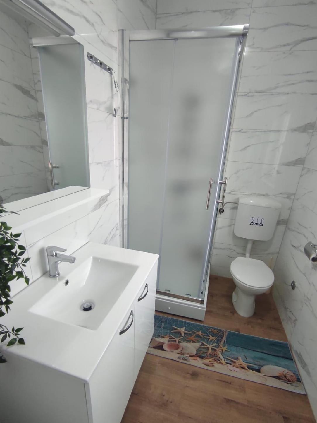 Apartman Jenny-Porec Kosinozici Eksteriør billede